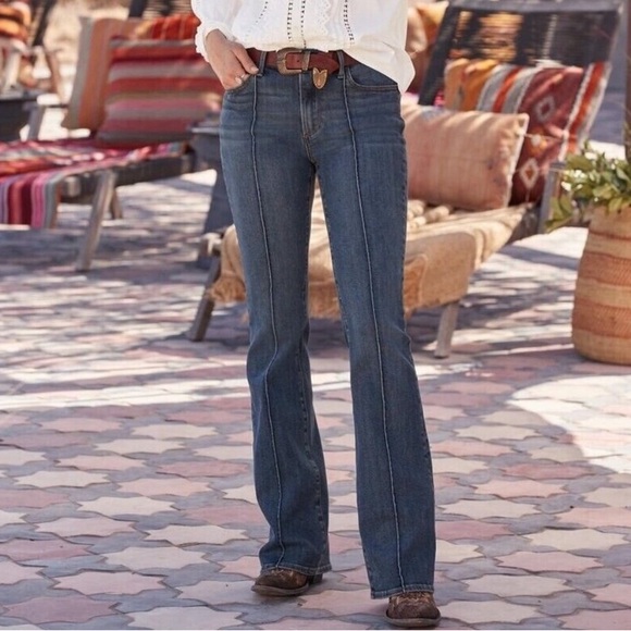 DRIFTWOOD Denim - DRIFTWOOD Rosie Medium Wash Slight Flare Jeans
Pintuck Seam. Size 32